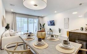 Trendy Thematic 3Br Townhouse With Private Pool